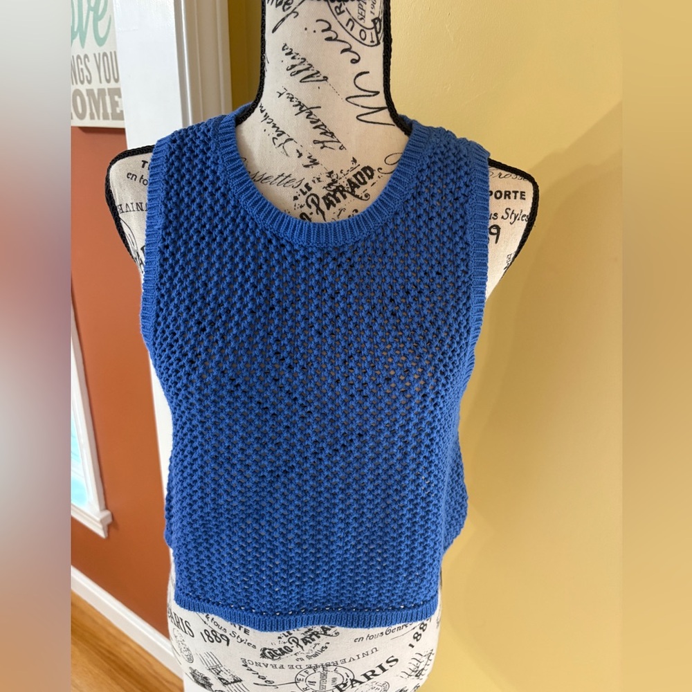 OFFLINE by Aerie women’s M crochet style vest